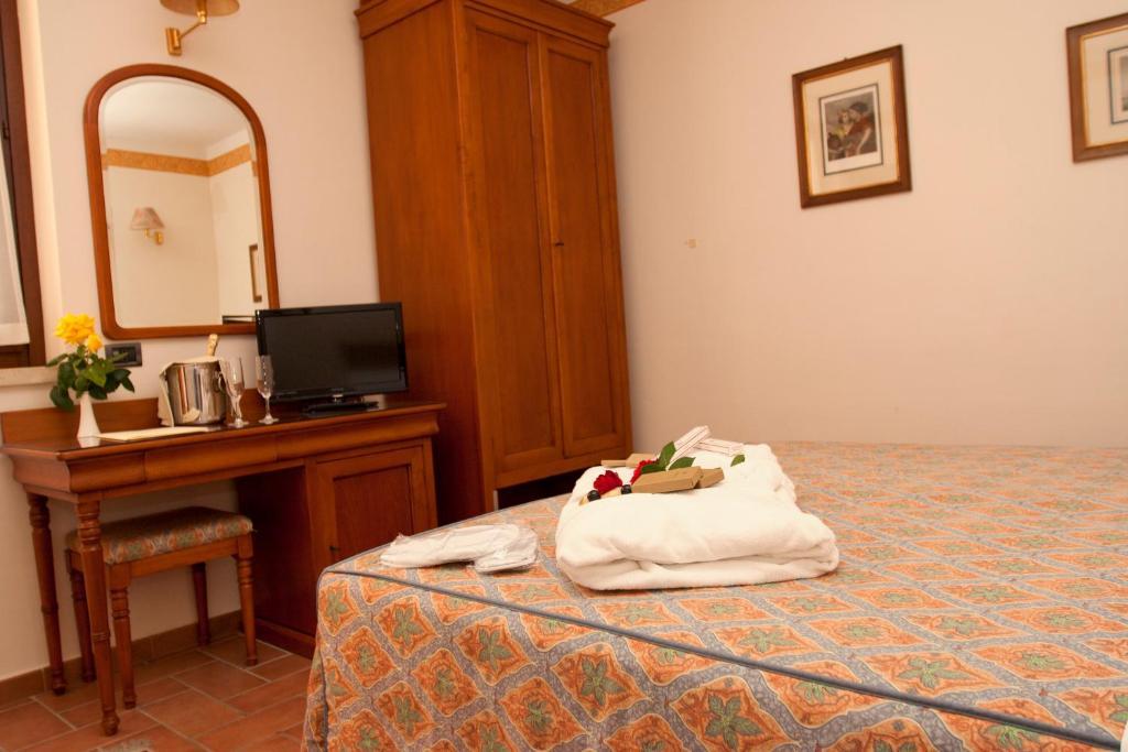 Bagno Santo Residence ساتورنيا الغرفة الصورة